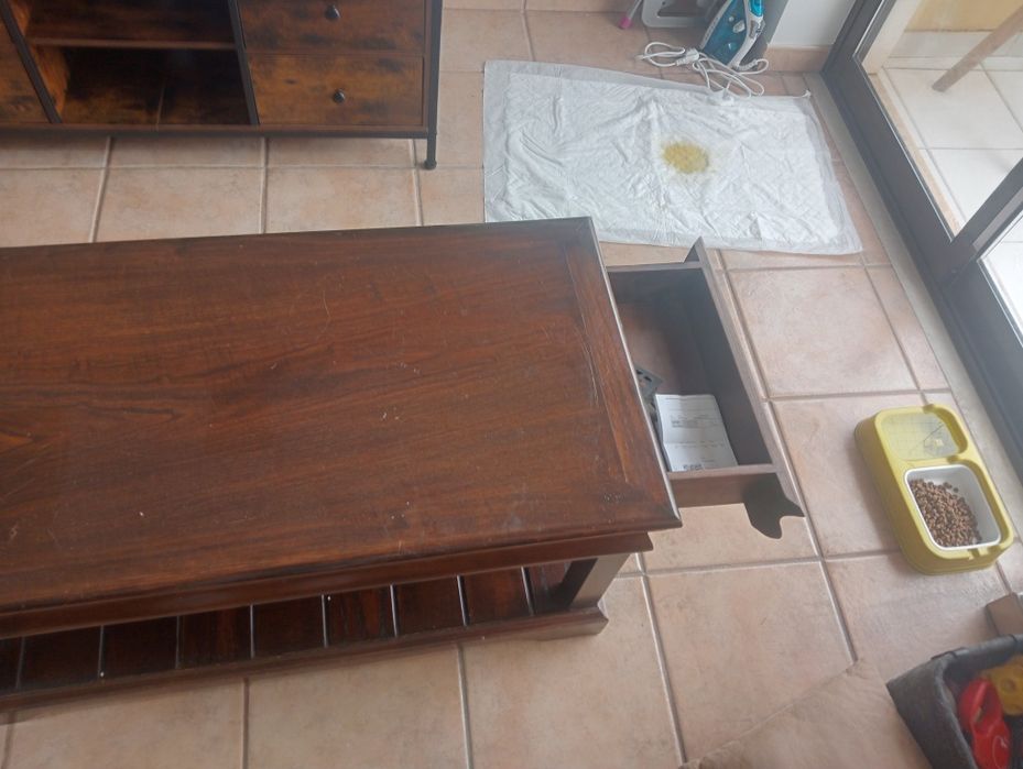 Vendo móvel tv com duas gavetas laterais