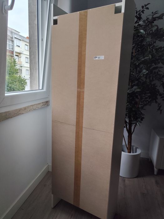 Estante branca do IKEA