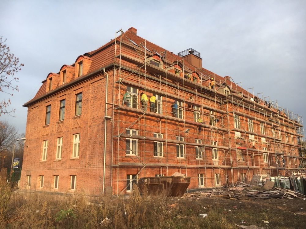 Sodowanie pudrowanie piaskowanie domów drewnianych drewna z bała cegly