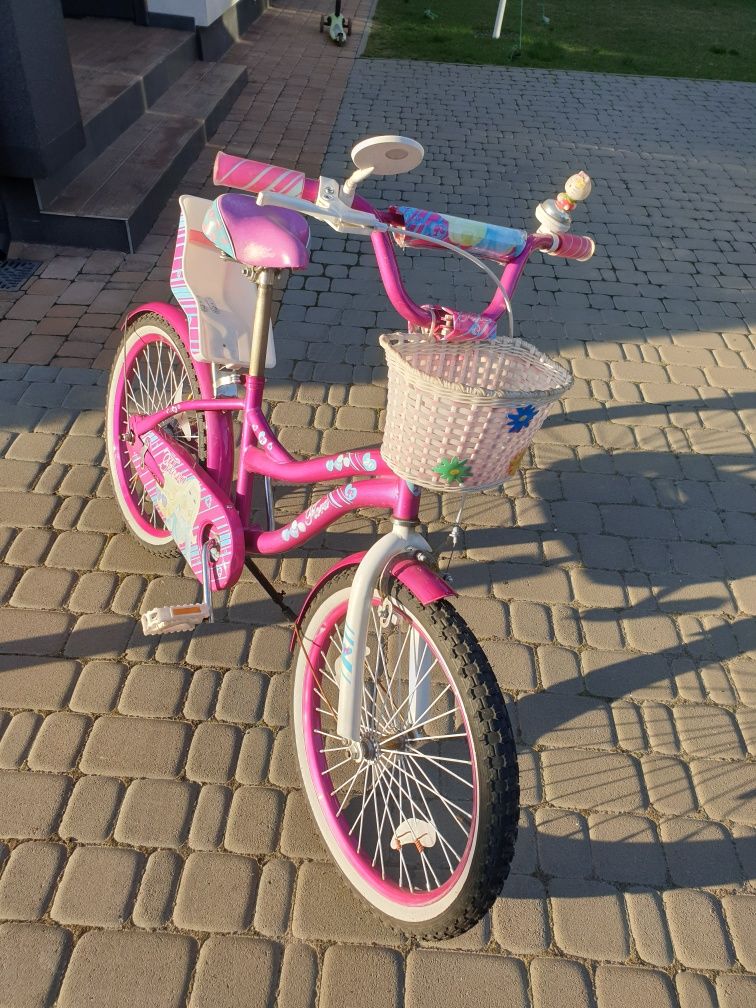 Велосипед    для  девочки flora.  ДИАМЕТР  20
