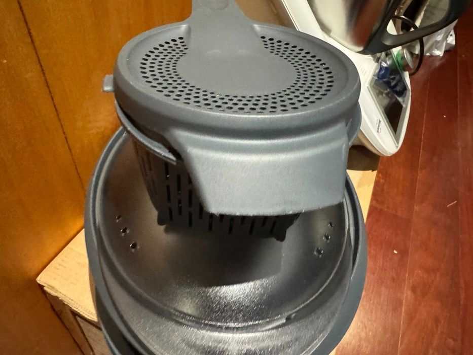 Bimby TM6 com acessórios e livros incluídos