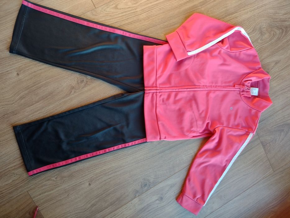 Dres Decathlon r. 104 / 110 dla dziewczynki
