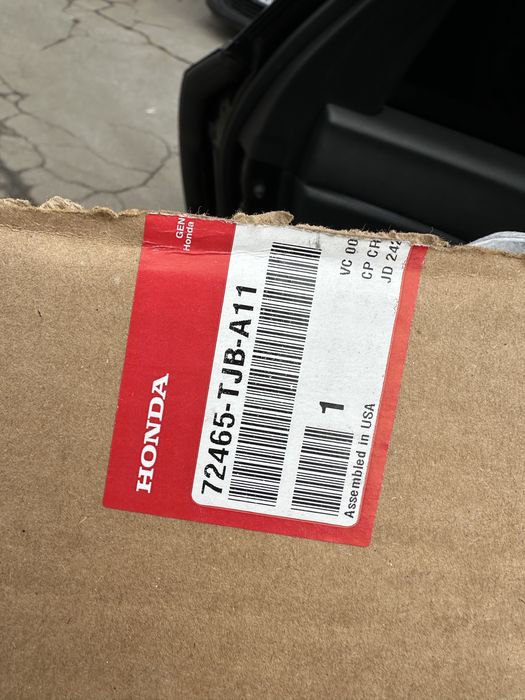 Acura RDX 2019 молдинг на водійську дверку 72465-TJB-A11