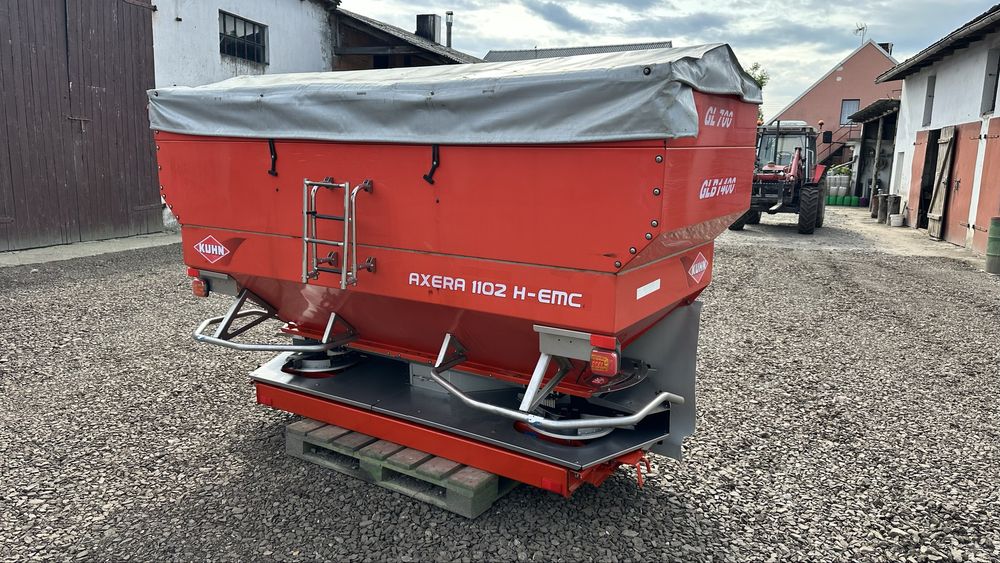 Rozsiewacz nawozów Kuhn Axera 1102 H - EMC Rauch Axis