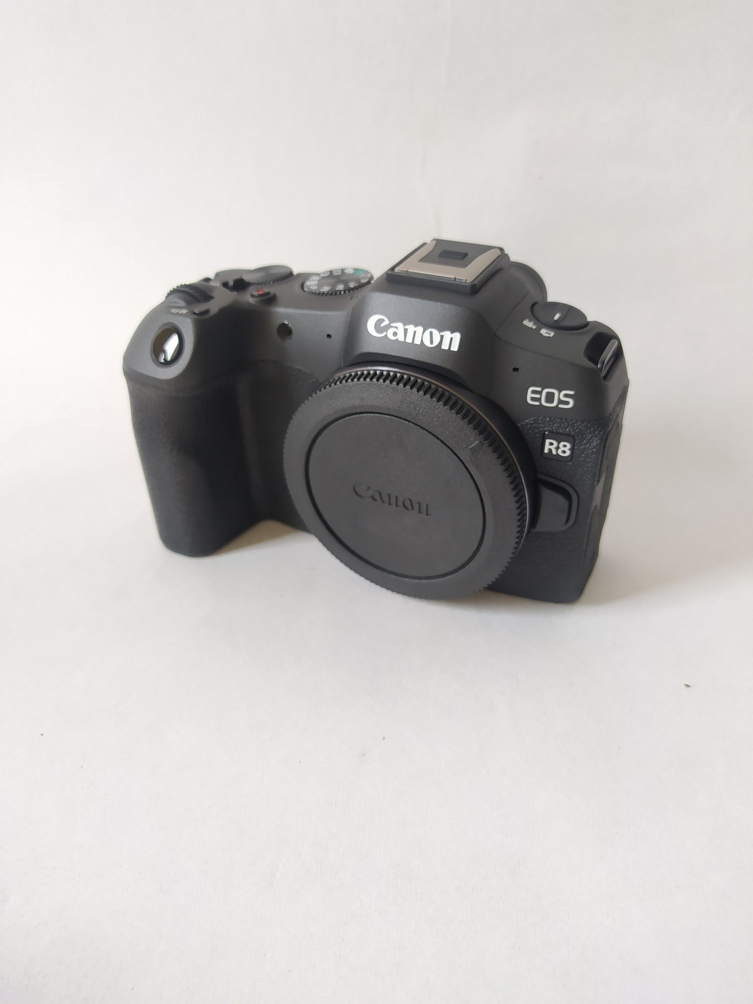 Фотоапарат Canon EOS R8 body НОВИЙ
