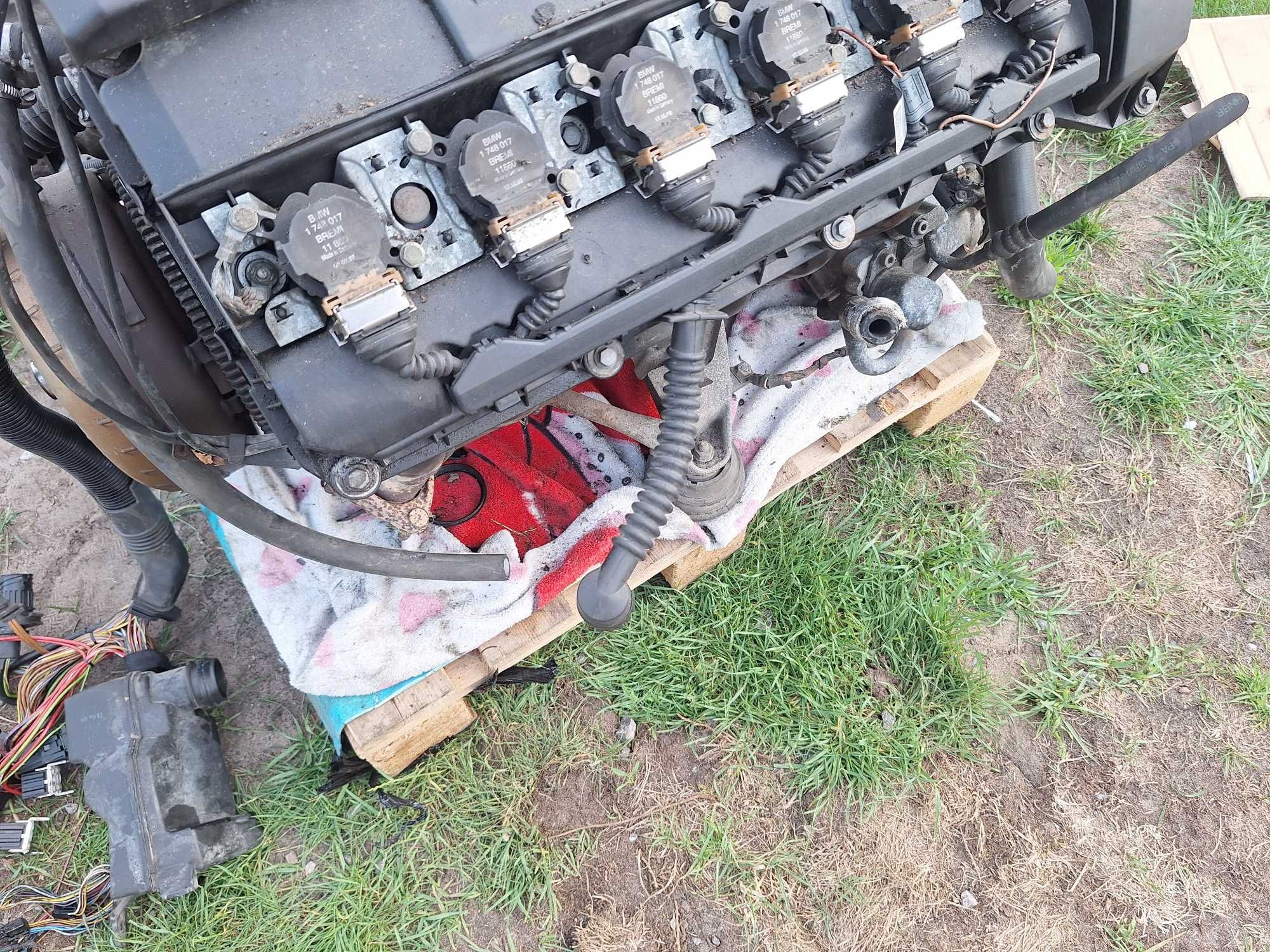 Silnik m52 jeden vanos do BMW e36 e39 na części głowica wałki miska