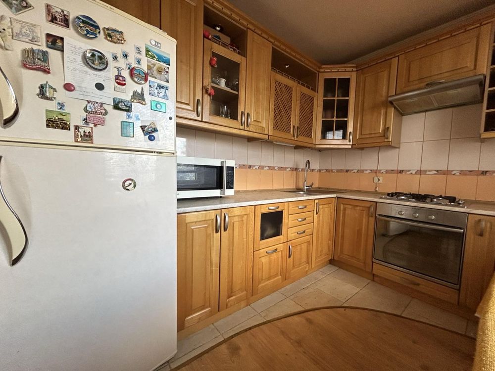 ПРОДАМ 3 кімнатну квартиру на ВАСИЛЯ СТУСА