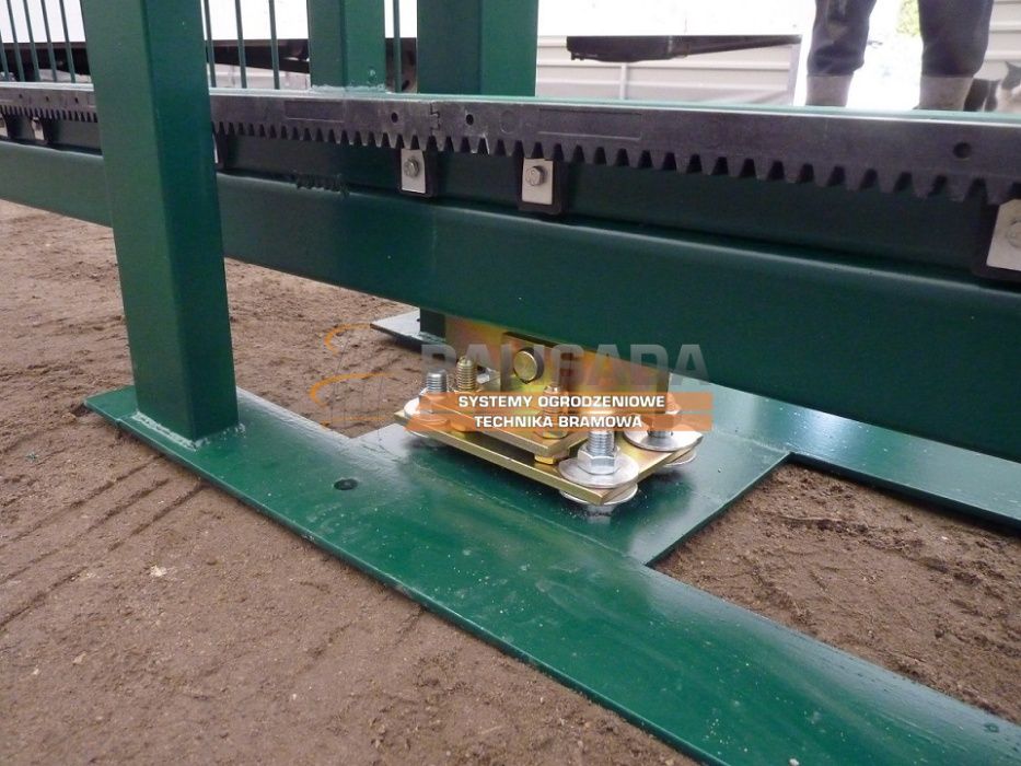 BRAMA PRZESUWNA PANELOWA | 1,53 x 4,00 M | Ocynk+RAL | Bramy 1530 MM