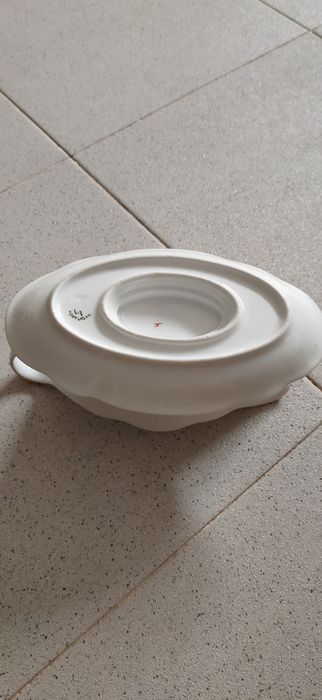 Terrina e molheira em Vista Alegre