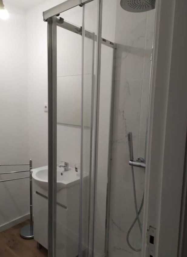 Quarto ao metro de Santo Ovídio