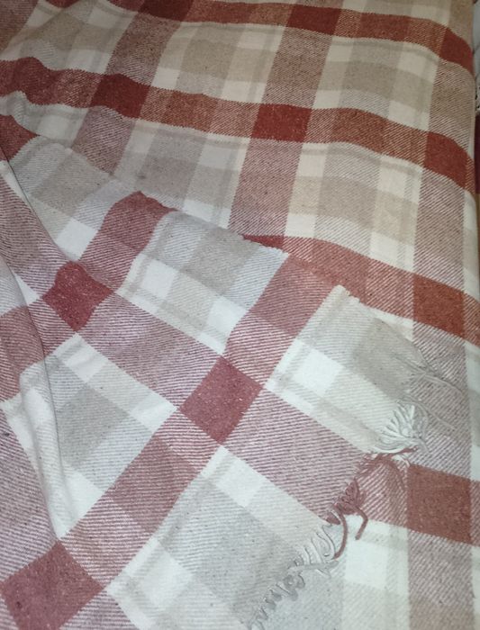 Продам теплый плед. Размер 1,90на 1,50 ширина