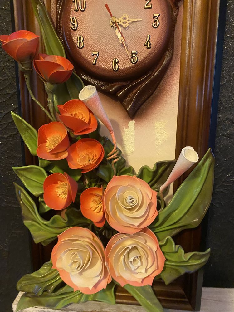 Zegar skórzany w ramie skora zegar scienny vintage Prl