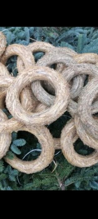 Wianki słomiane podkłady