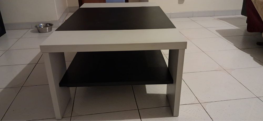 Mesa de cento em otimo estado