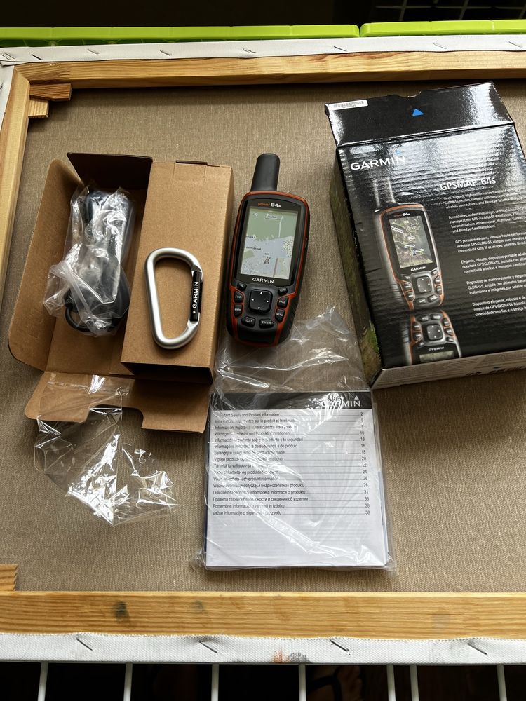 GPS навігатор Garmin MAP 64 s