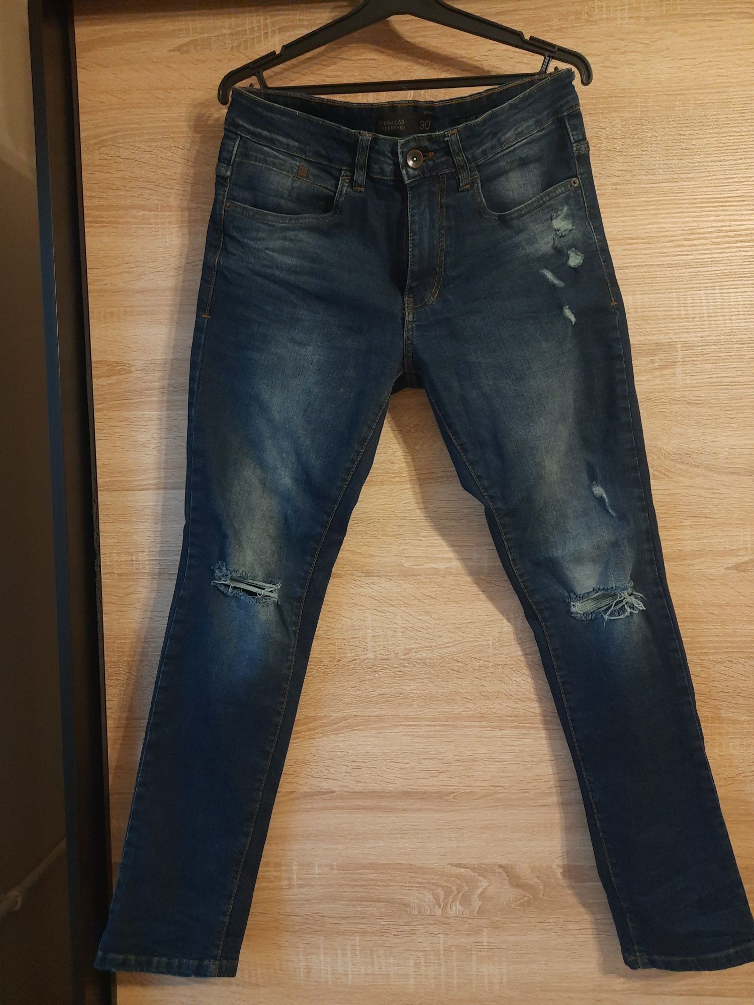 Spodnie męskie jeans jeansy Reserved rozmiar S-30  78 cm