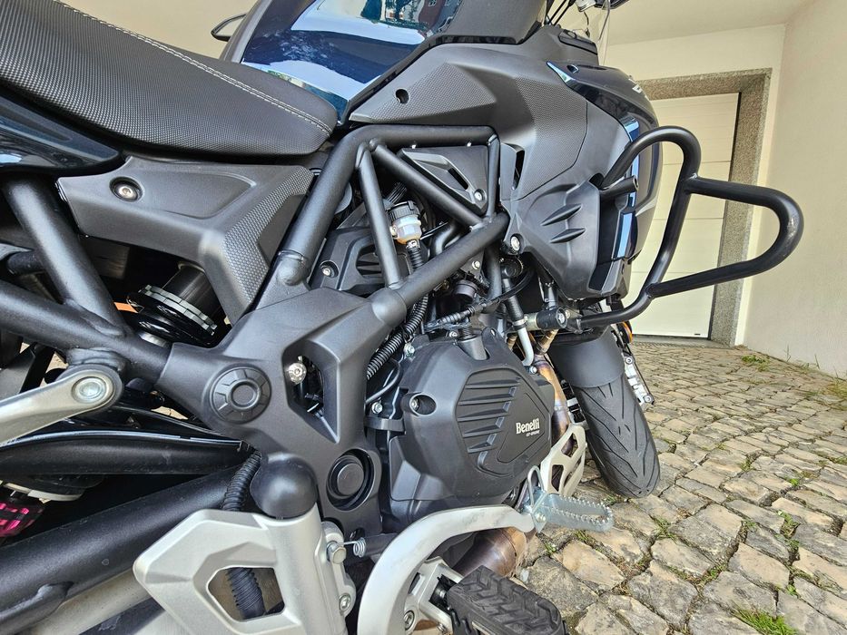 Benelli TRK 502 ABS de 2023 com 9.265 kms, garantia até Fevereiro 2026