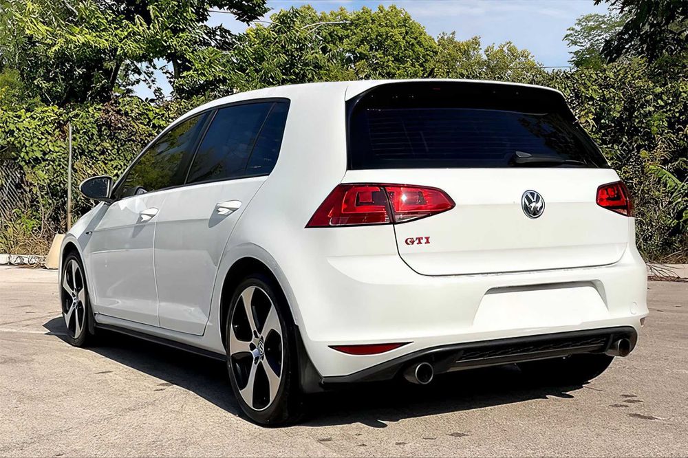 Volkswagen Golf      2017