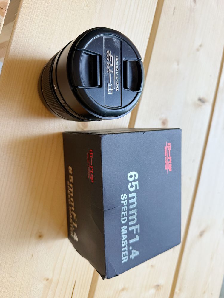 Mitakon Speedmaster 65 mm f/1.4