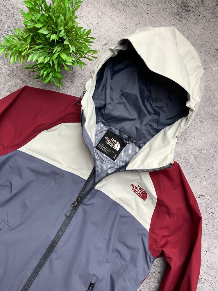 Женская куртка The North Face Stratos Waterproof jacket