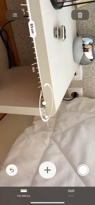 Mesa de cabeceira muito bom estado