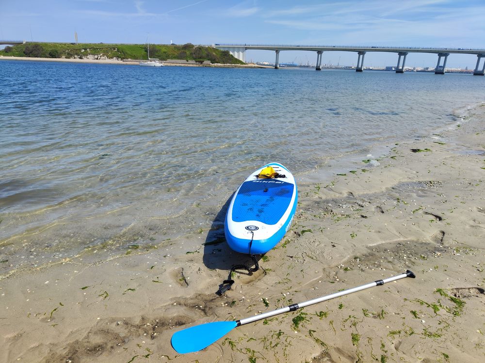 Prancha de Stand Up Paddle Insuflável 10’x30”x6” + Remo + Saco + Bomba