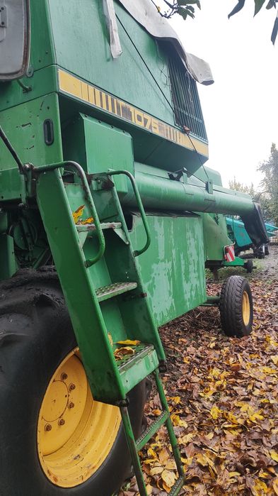 Комбайн John Deere 1075