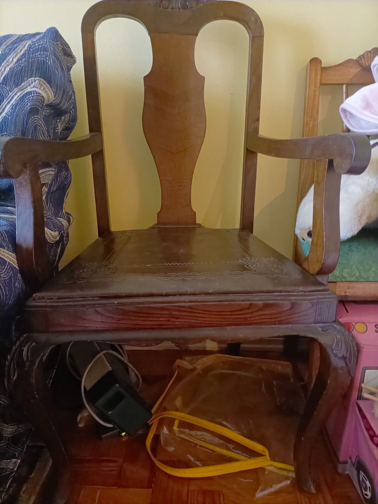 Cadeiroes antigos 10€ cada