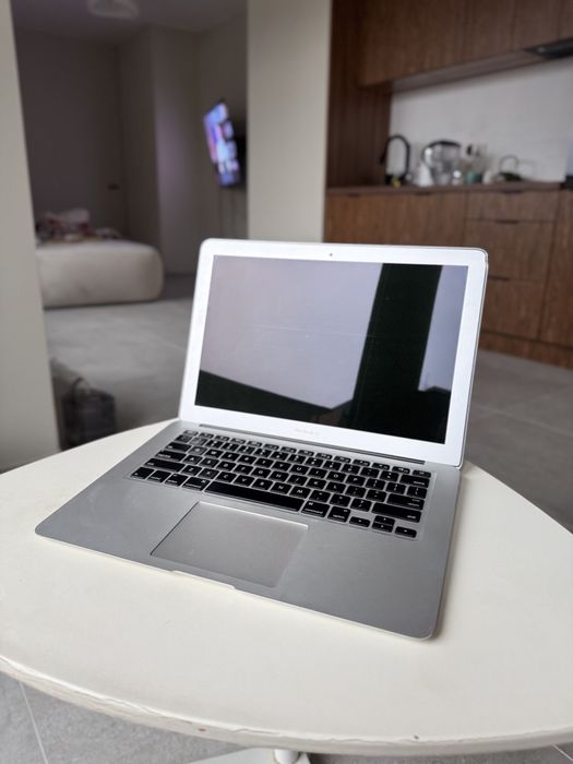 MacBook Air13''(2017) - 8 GB Ram,128 GB SSD