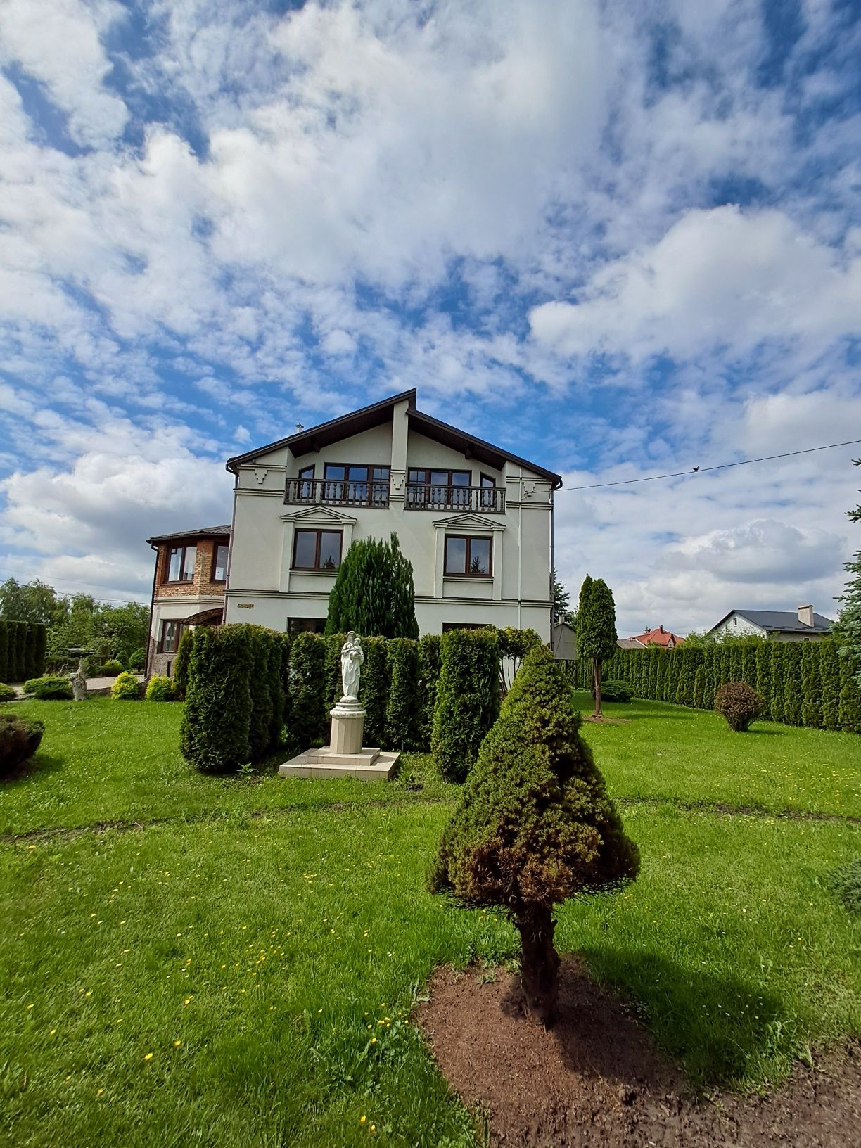 Продаж преміум-будинку в Пустомитах