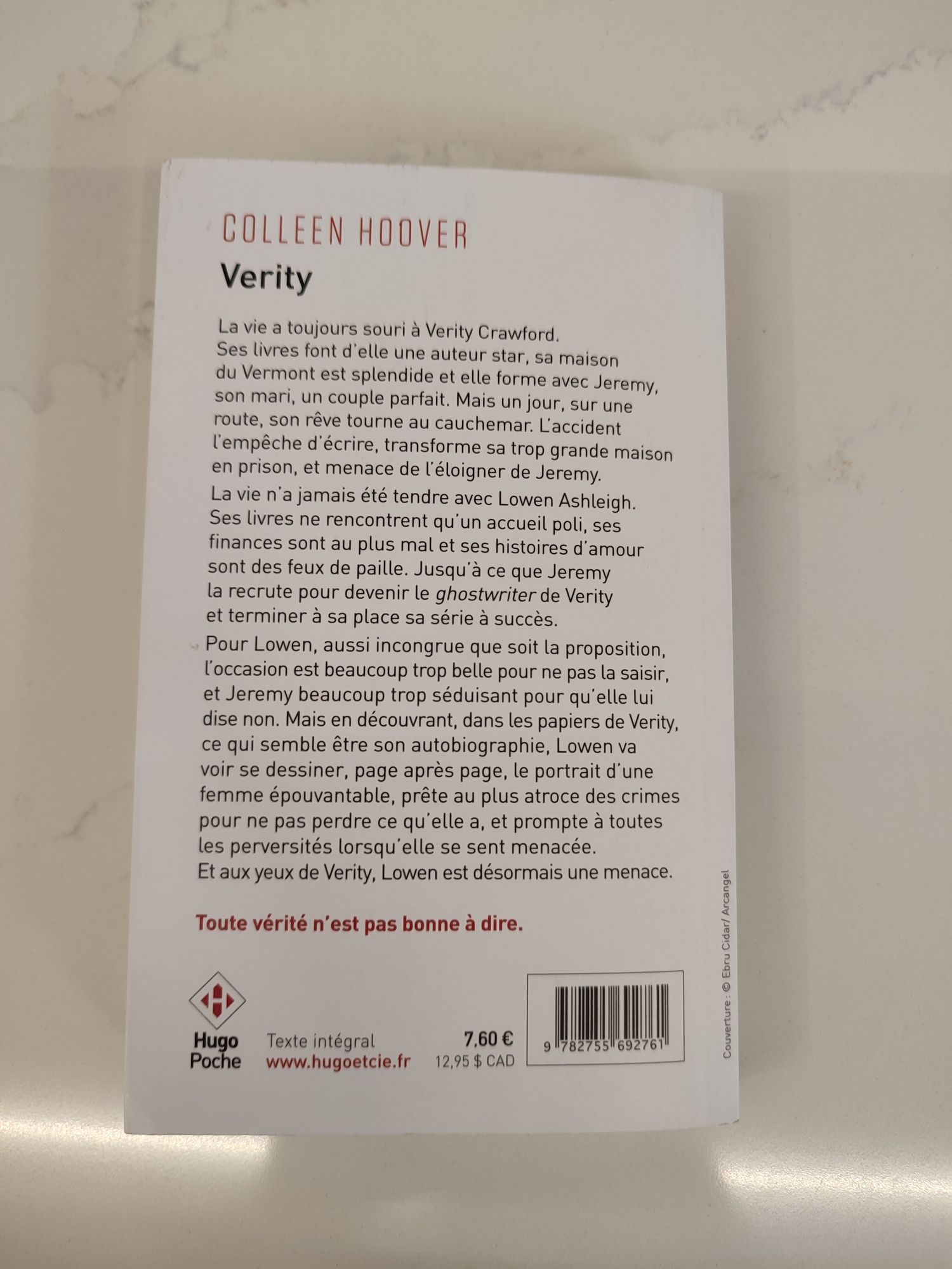 Livro Verity de Colleen Hoover em francês. Portes incluídos.