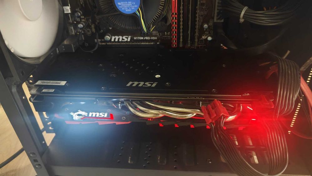 MSI RX 480 GAMING X 8 GB потужyжніше 470, тиха та досить крута.