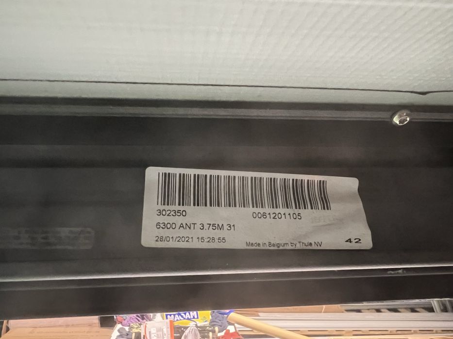 Markiza dachowa Thule, czarna kaseta 3,75m! Piekny stan 2021 rok