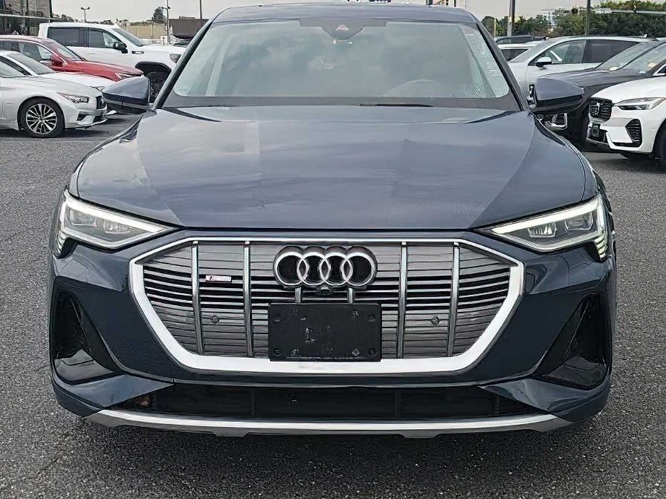 Audi e-tron Quattro S-Line      2022