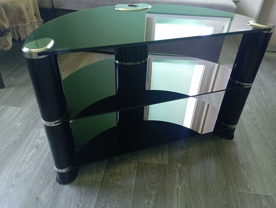 Продам стіл-тумбу під телевізор