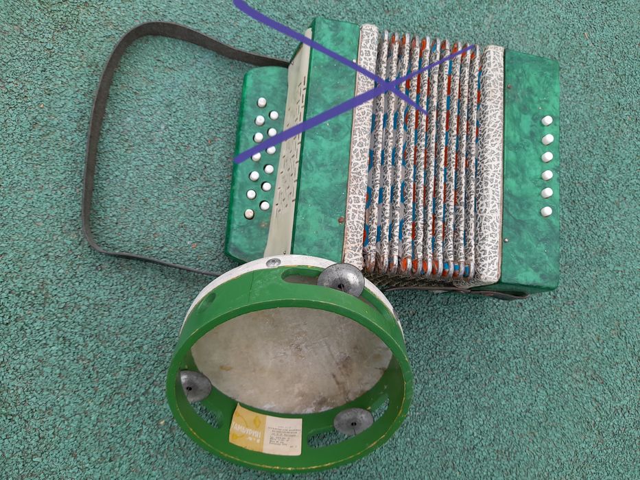 Игрушки ссср,Бубен,тамбурин,танк, револьвер