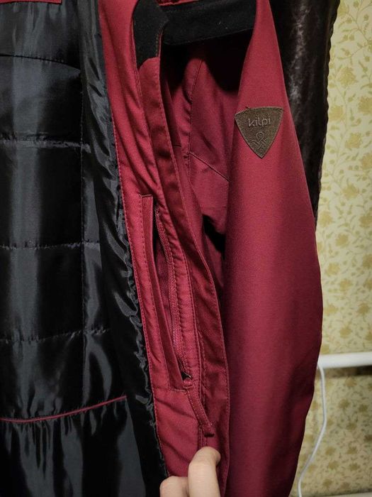 Жіноча вітровка, на весну або осінь