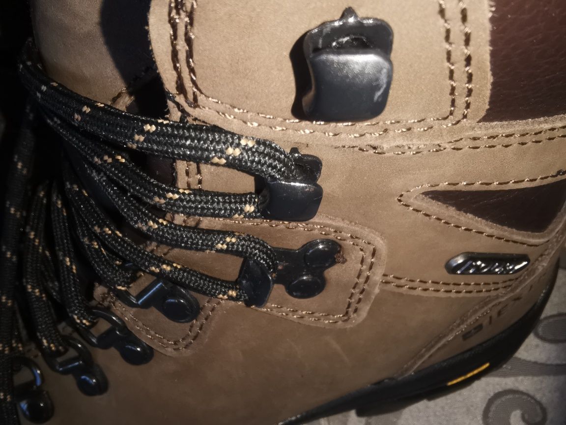 Buty Mountain warehouse 38