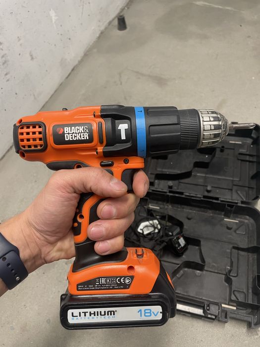 Wiertarko-wkrętarka BLACK DECKER  z udarem