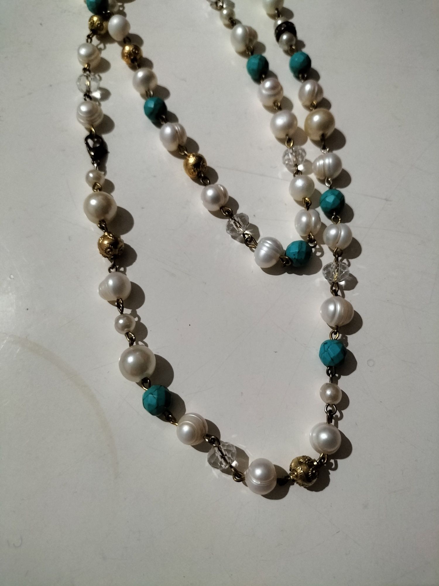 Colar de pérolas de água doce e outros