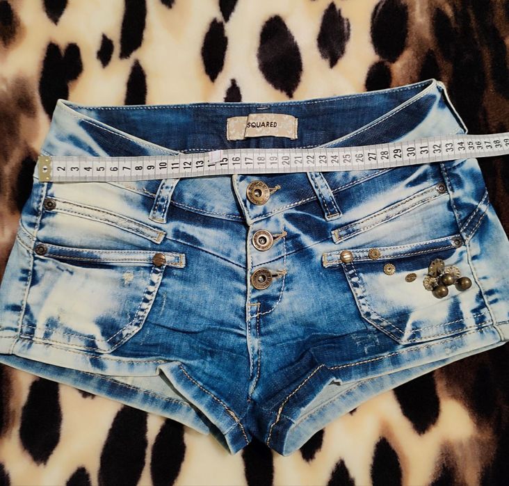 Шорты с заниженной посадкой