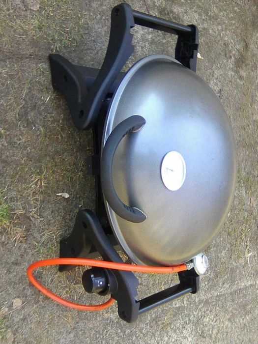 Grill gazowy turystyczny