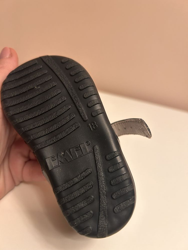 Buty emel 18 czarne lakierki wesele impreza