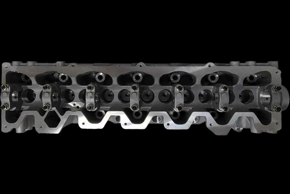 Головка блоку Nissan Patrol RD28Ti AMC 908504 11040VB301
