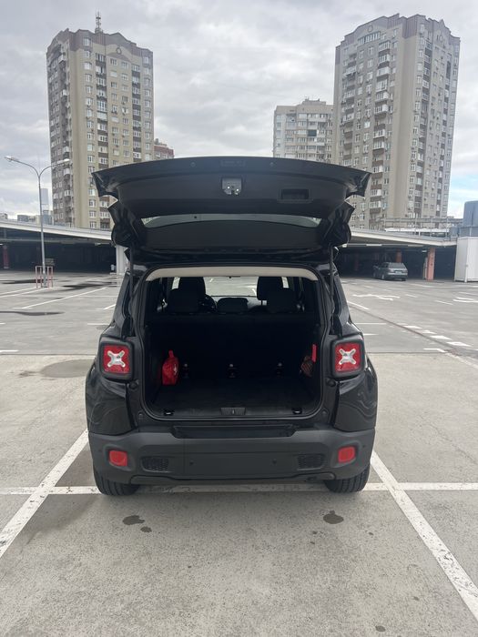 Продам Jeep Renegade Latitude 2016