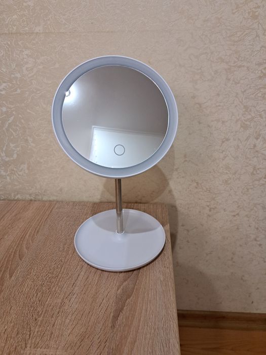 Дзеркало косметичне