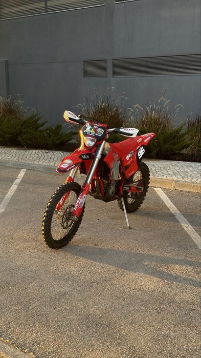 GasGas EC 350F de 2022 em otimo estado