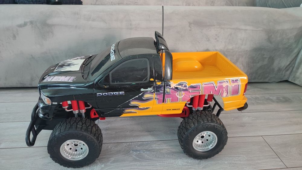 DUŻE auto na akumulator Dodge Hemi