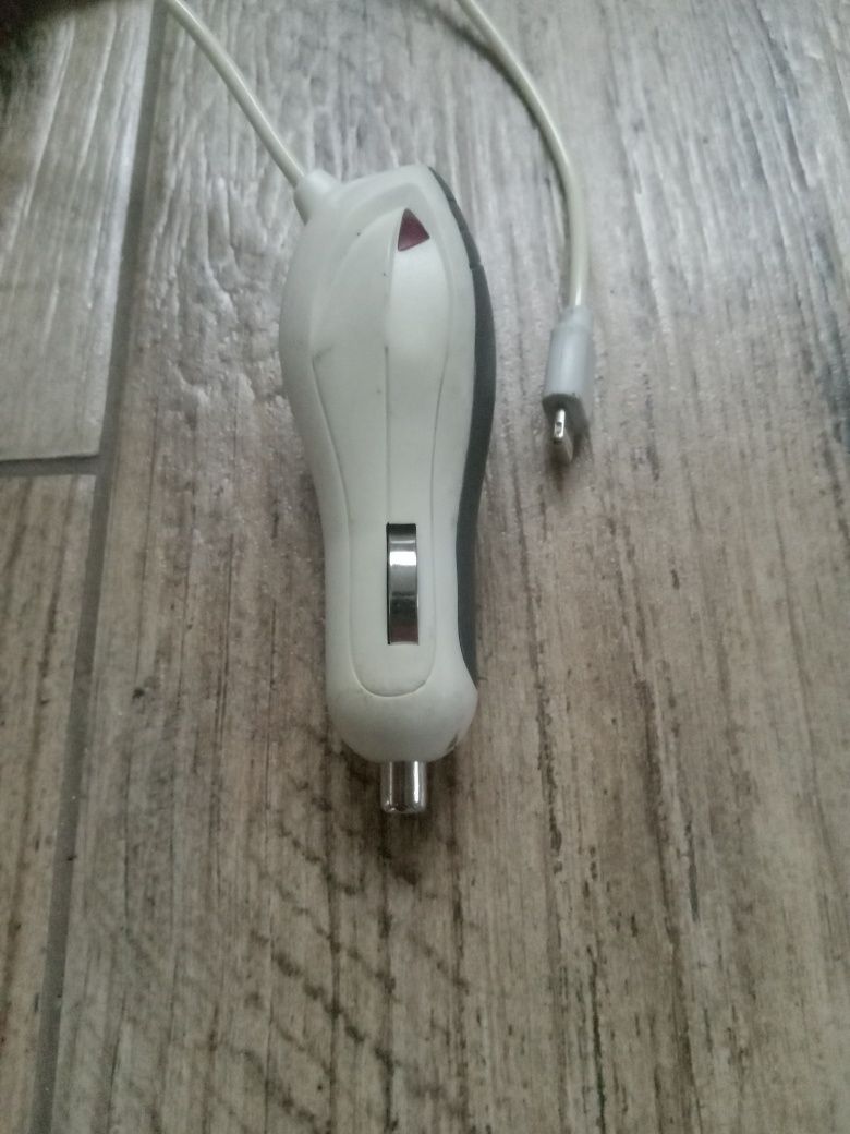 Ładowarka samochodowa + szkło ochronne IPhone 6s