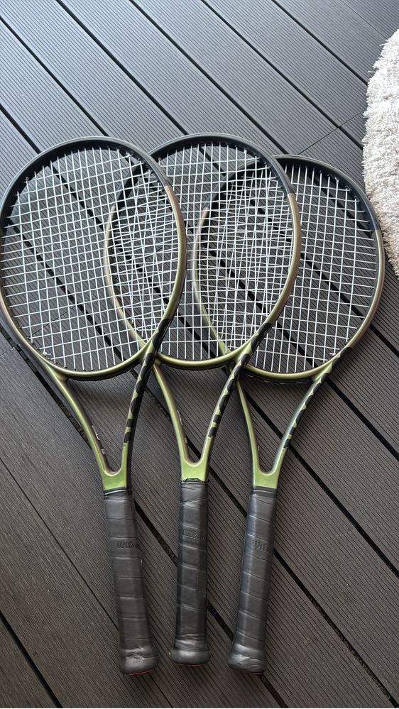 3 raquetes Wilson blade 104 V8